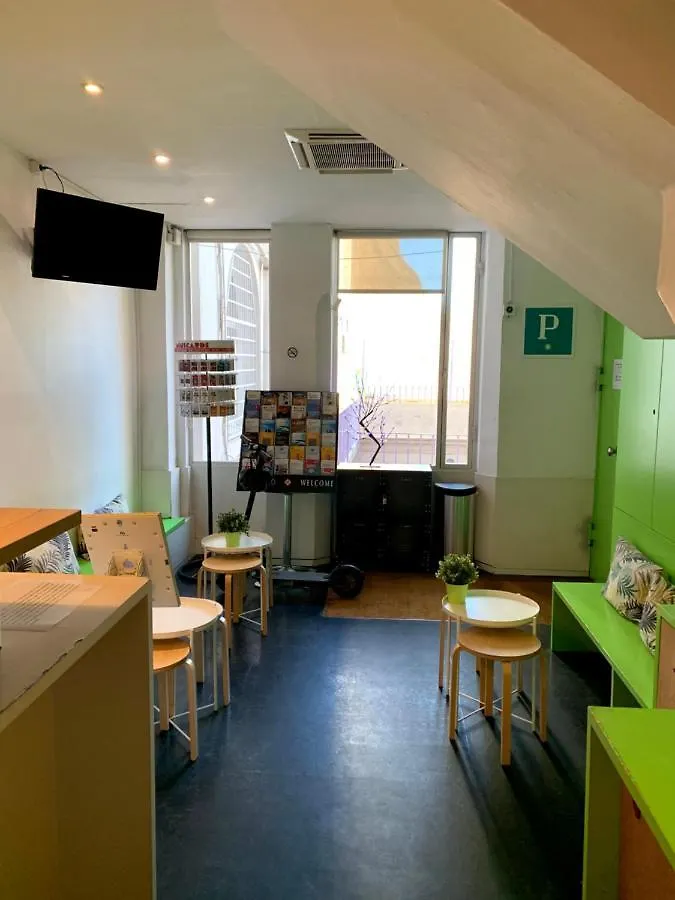 Central And Basic Universitat For Young Hostel Barcelona Guest house