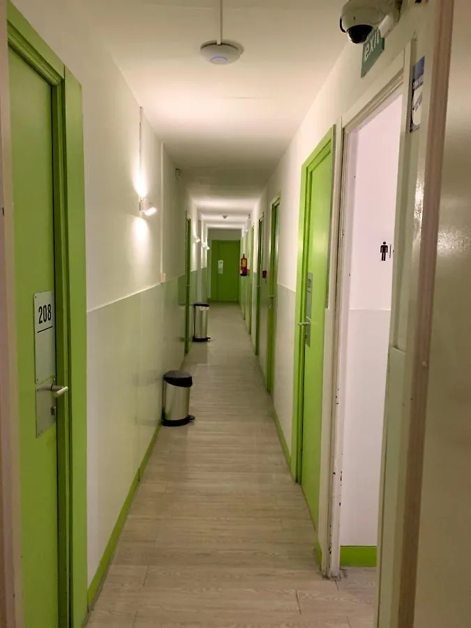 Central And Basic Universitat For Young Hostel Barcelona 0*,