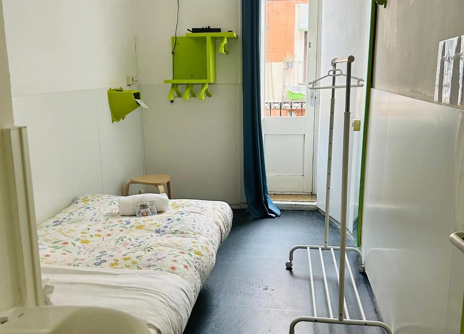 Guest house Central And Basic Universitat For Young Hostel Barcelona
