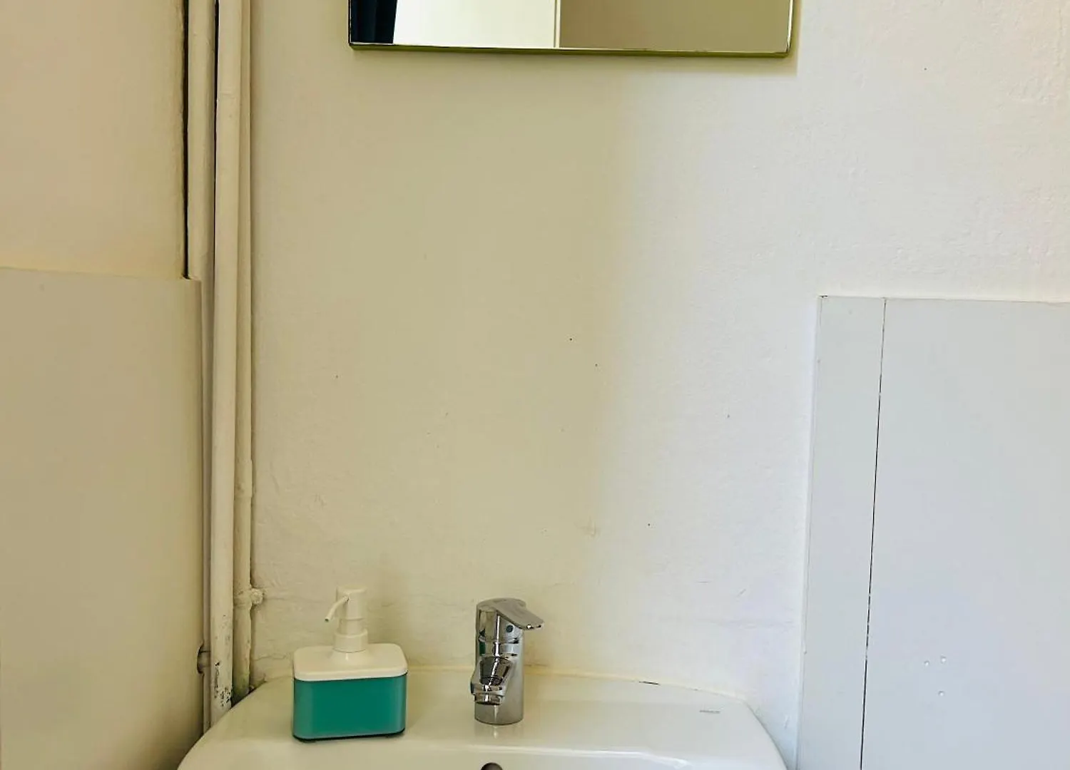 Central And Basic Universitat For Young Hostel Barcelona Guest house