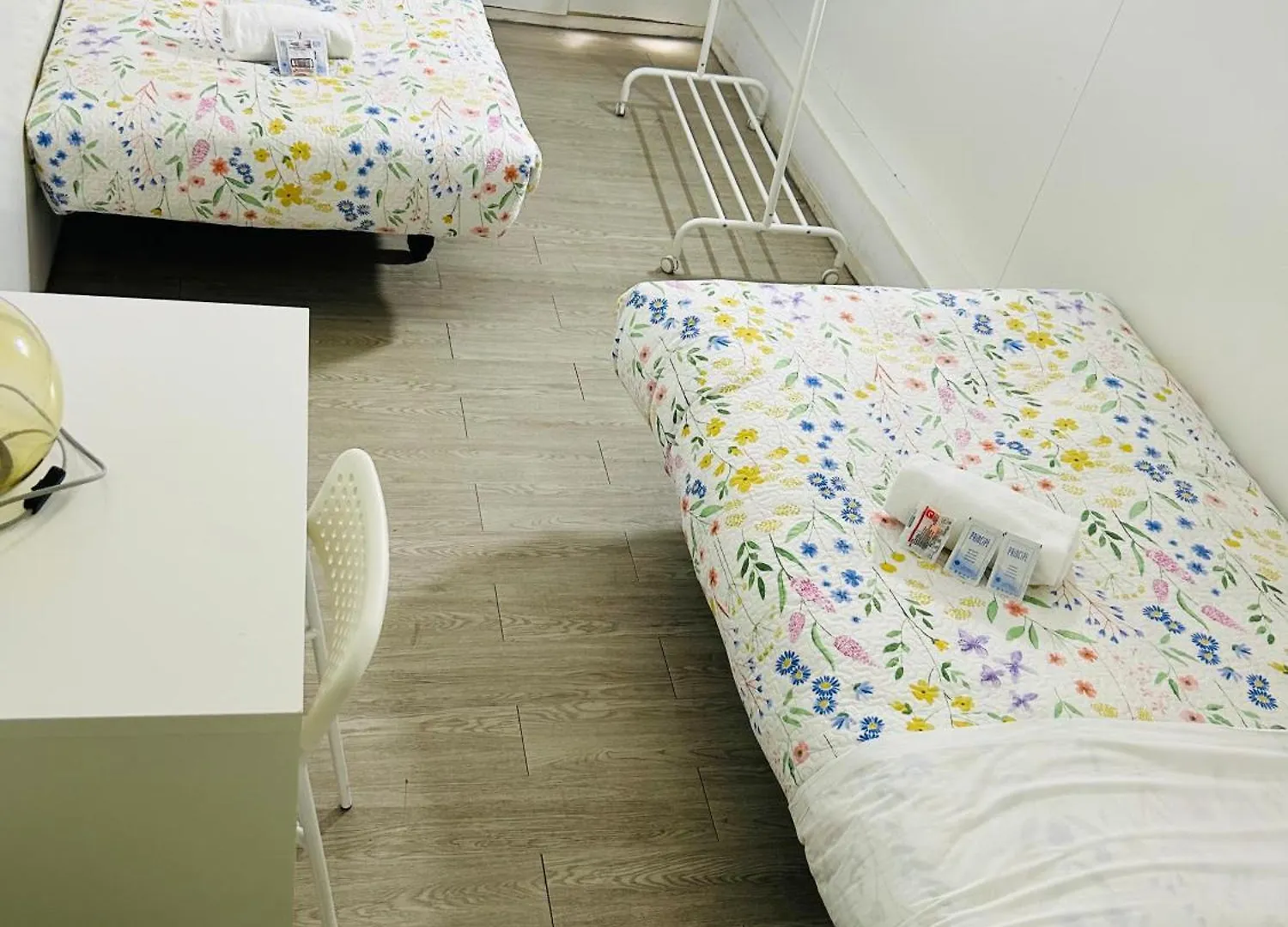 Central And Basic Universitat For Young Hostel Barcelona Spain