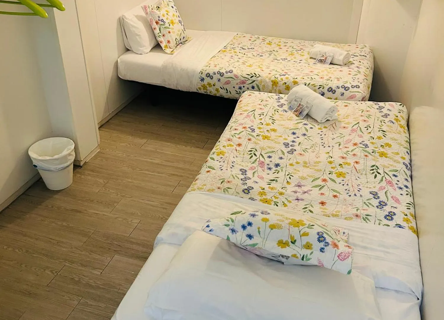 Central And Basic Universitat For Young Hostel Barcelona Spain