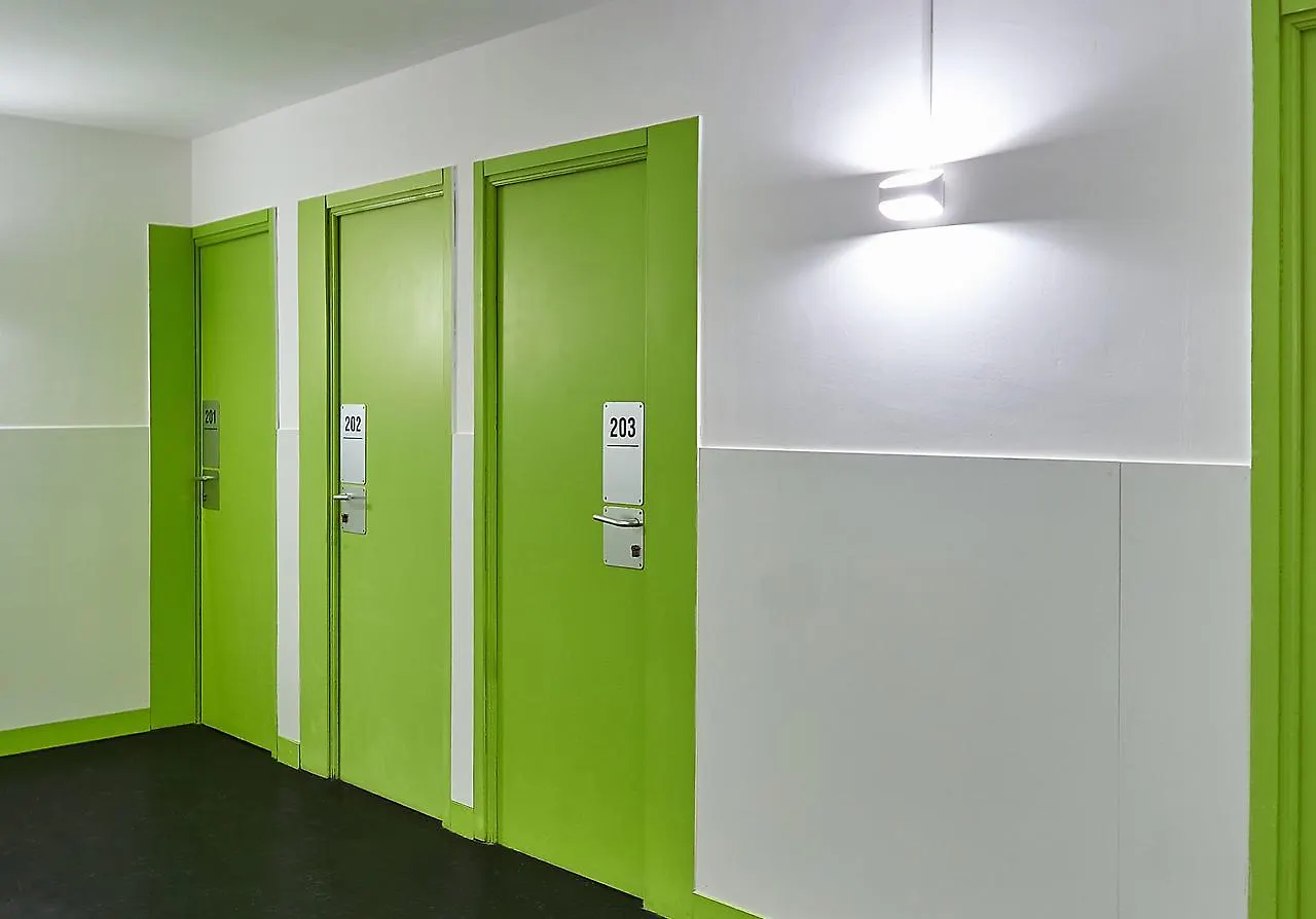Central And Basic Universitat For Young Hostel Barcelona 0*,