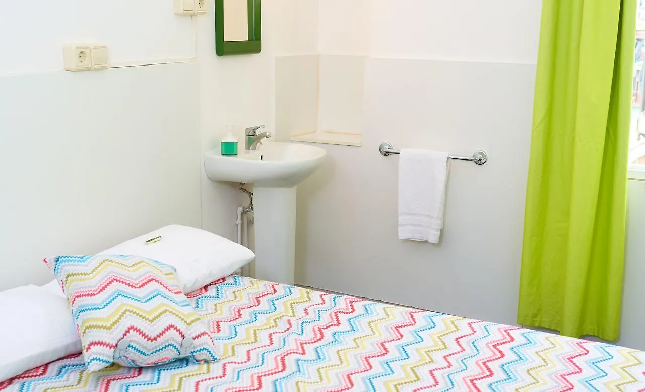 Central And Basic Universitat For Young Hostel Barcelona Guest house