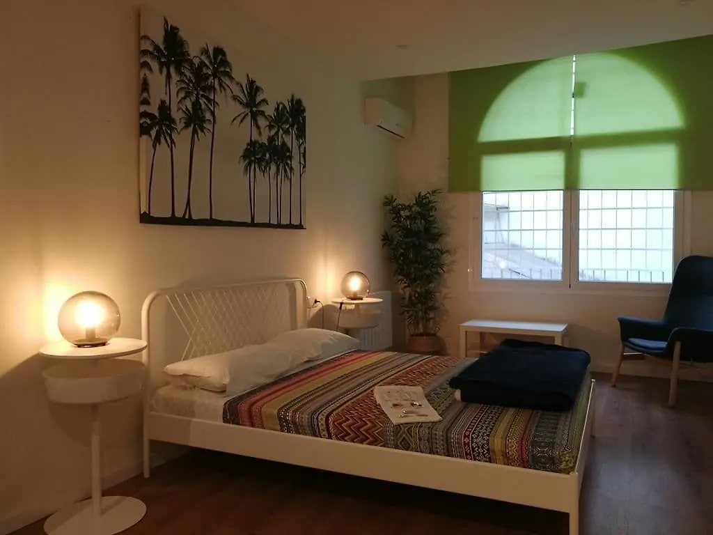 Guest house Central And Basic Universitat For Young Hostel Barcelona