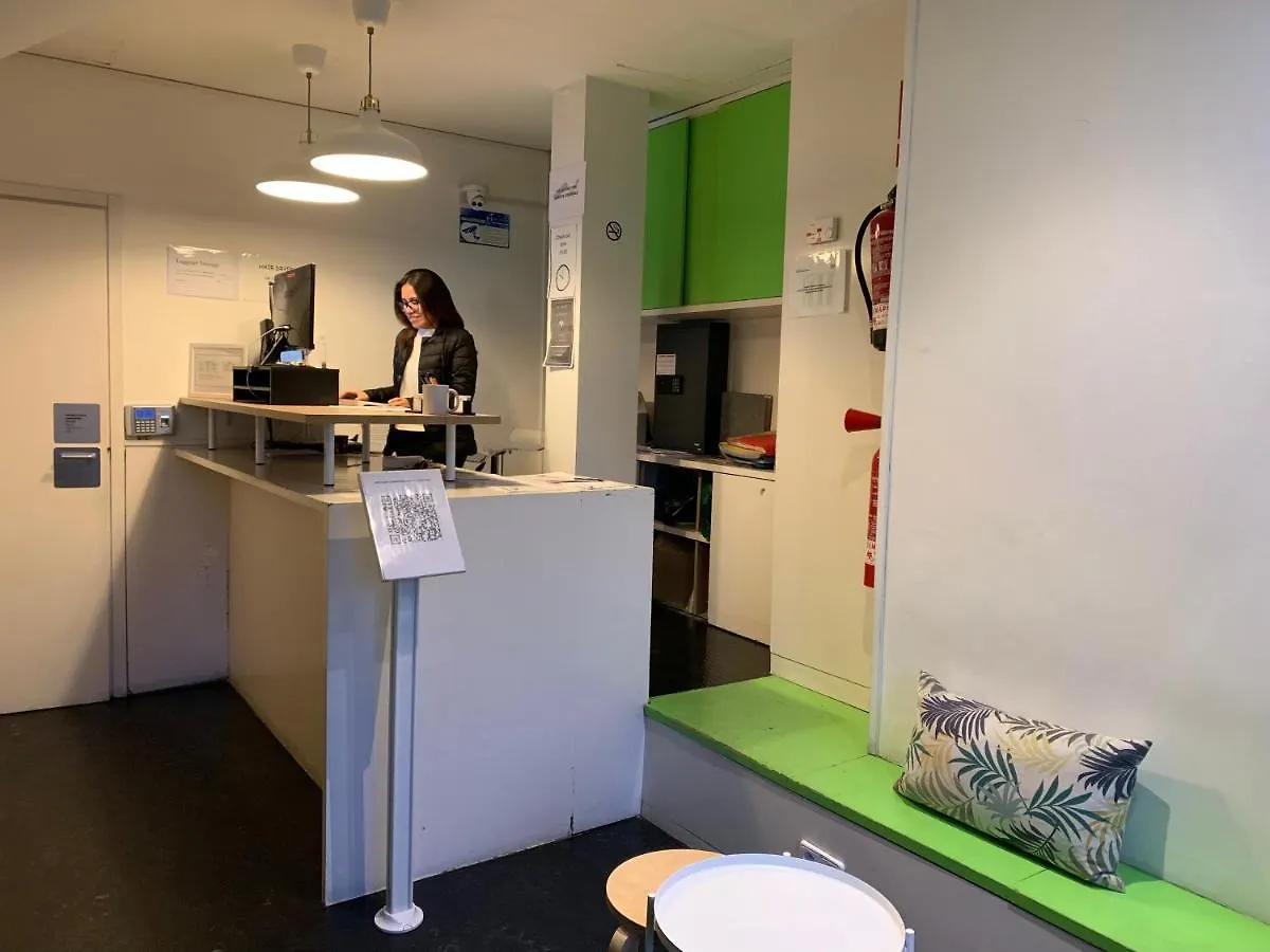 Central And Basic Universitat For Young Hostel Barcelona Guest house
